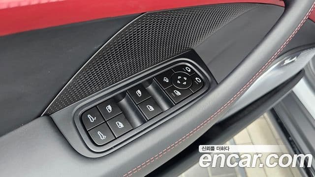Porsche Panamera 2025 — Şəkil 31/34