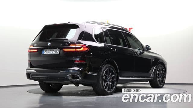 BMW X7 2025 — Photo 1/33