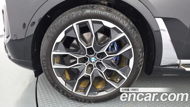BMW X7 2025 — Photo 17/33