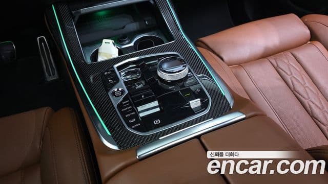 BMW X7 2025 — Photo 18/33