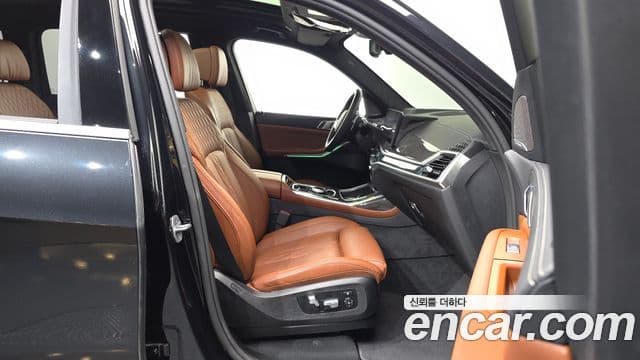 BMW X7 2025 — Photo 23/33
