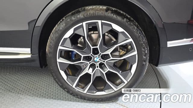 BMW X7 2025 — Photo 7/33