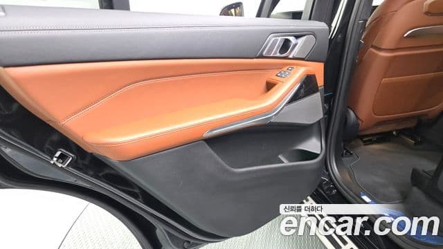 BMW X7 2025 — Photo 2/33