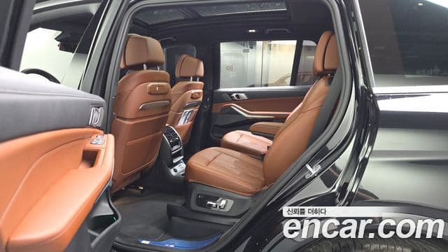 BMW X7 2025 — Photo 22/33