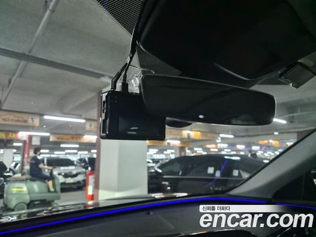 Audi Q5 2025 — Photo 2/20