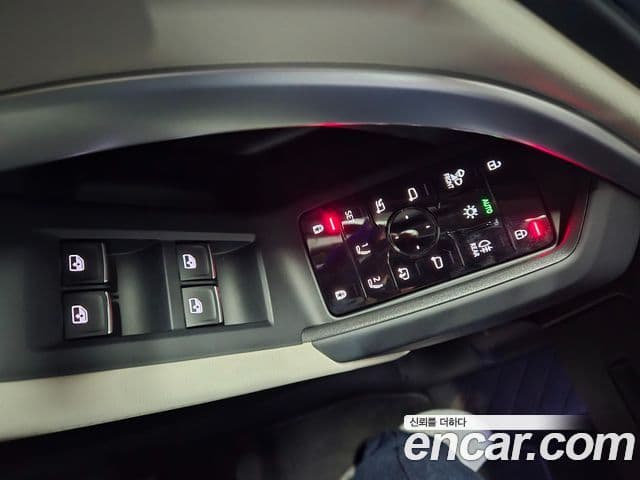 Audi Q5 2025 — Photo 1/20
