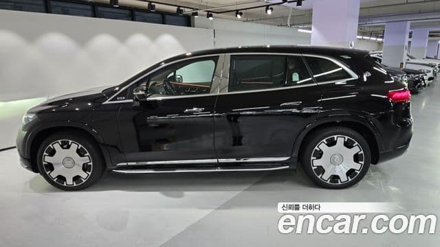Mercedes-Benz EQS SUV 2026 — Photo 17/20