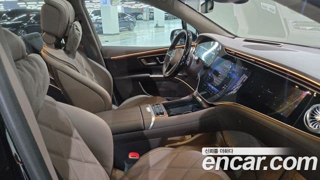 Mercedes-Benz EQS SUV 2026 — Photo 9/20