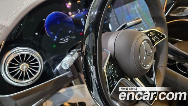 Mercedes-Benz EQS SUV 2026 — Photo 20/20
