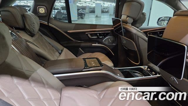 Mercedes-Benz EQS SUV 2026 — Photo 10/20