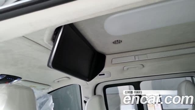 Hyundai Staria 2023 — Photo 2/17
