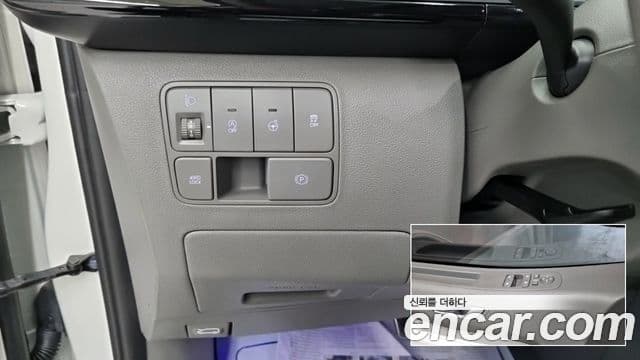 Hyundai Staria 2023 — Photo 5/17