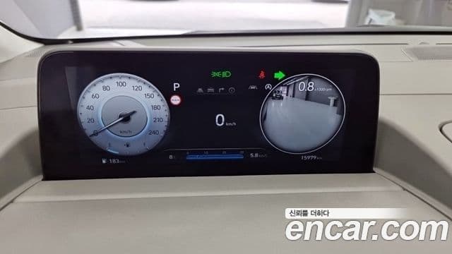 Hyundai Staria 2023 — Photo 10/17