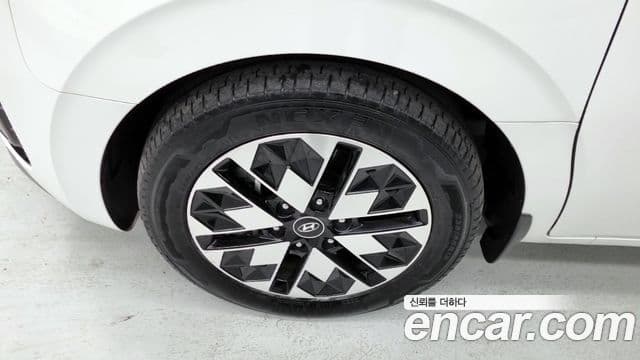 Hyundai Staria 2023 — Photo 13/17