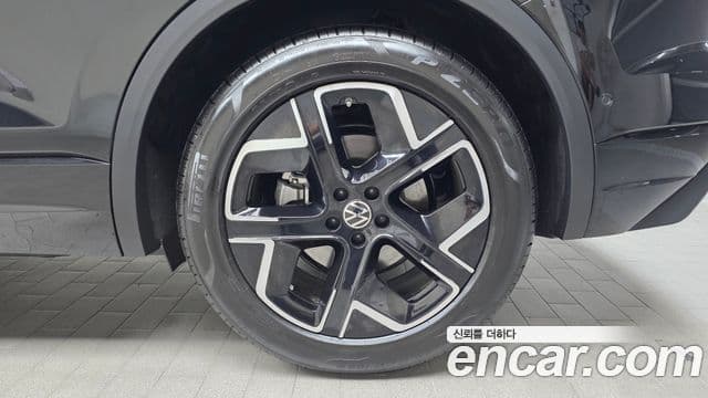Volkswagen Touareg 2025 — Şəkil 3/34