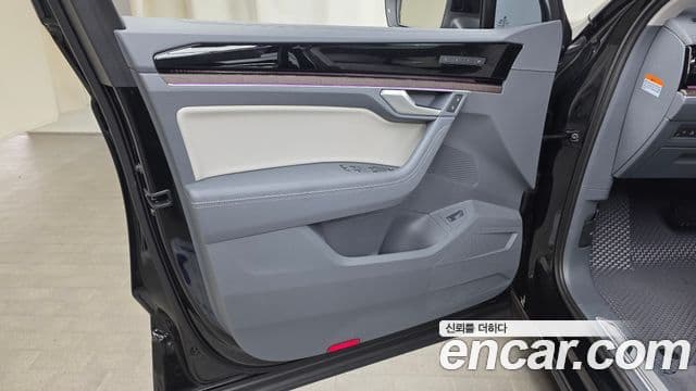 Volkswagen Touareg 2025 — Şəkil 14/34