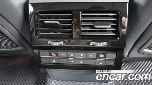 Volkswagen Touareg 2025 — Şəkil 28/34