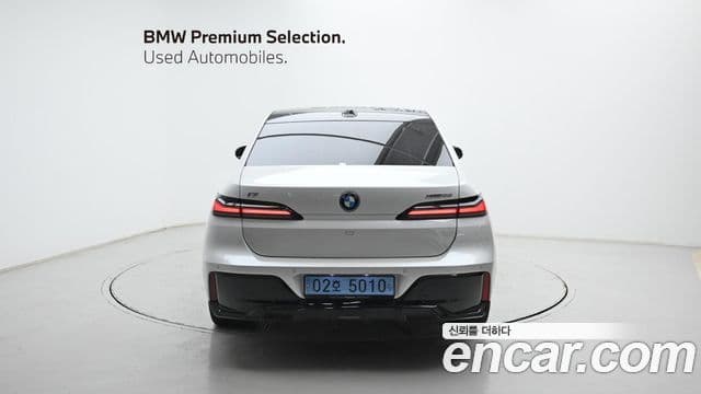 BMW i7 2024 — ფოტო 8/20