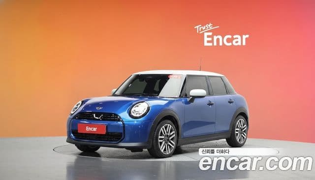 Mini Cooper C 2025 — Фото 1/20