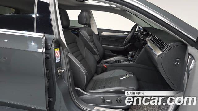Volkswagen Arteon 2019 — ფოტო 35/37