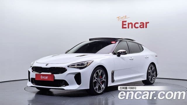Kia Stinger 2018 — Фото 1/20