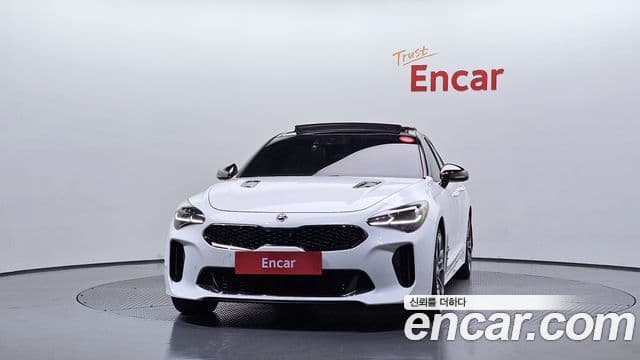 Kia Stinger 2018 — Фото 3/20
