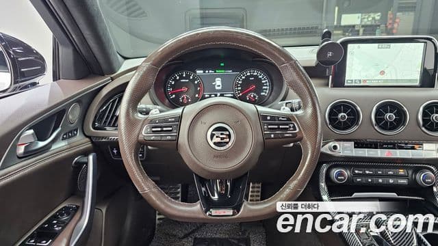 Kia Stinger 2018 — Фото 13/20
