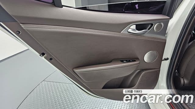 Kia Stinger 2018 — Şəkil 29/34