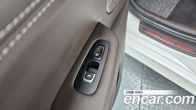 Kia Stinger 2018 — Şəkil 25/34