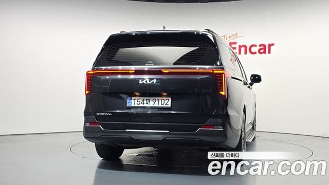 Kia Carnival 2023 — Фото 4/20