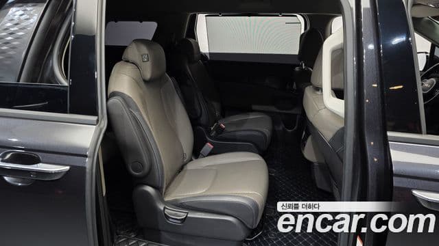 Kia Carnival 2023 — Фото 12/20