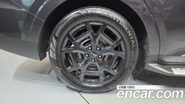 Kia Carnival 2023 — Photo 9/32