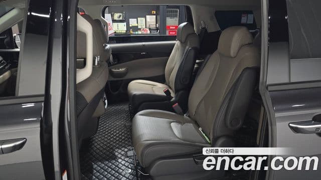 Kia Carnival 2023 — Photo 3/32