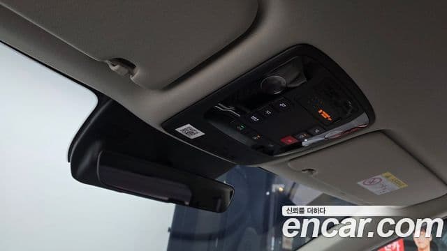 Kia Carnival 2023 — Photo 1/32