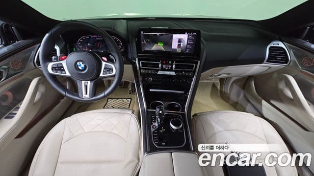 BMW 8 Series 2025 — Photo 29/32