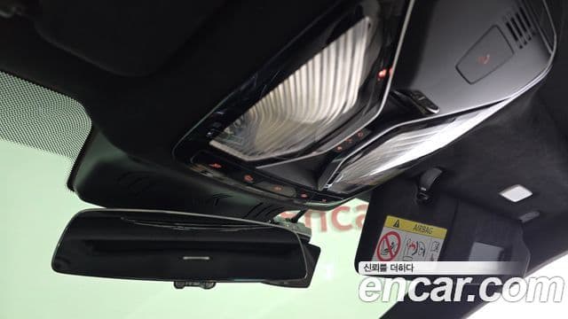 BMW 8 Series 2025 — Photo 22/32