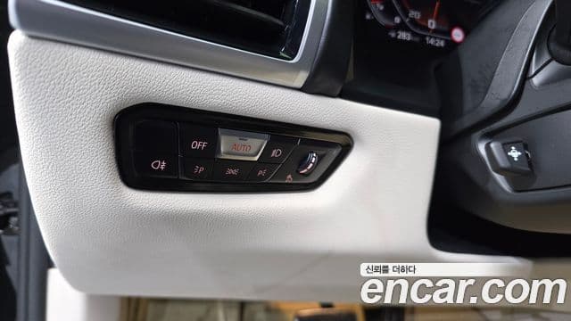 BMW 8 Series 2025 — Photo 2/32