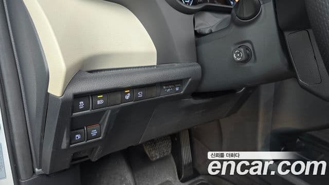 Toyota Sienna 2023 — ფოტო 4/20