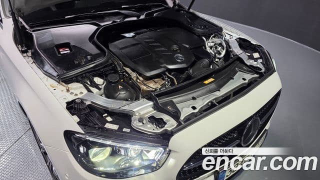 Mercedes-Benz E-Class 2021 — Photo 17/37