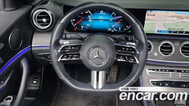Mercedes-Benz E-Class 2021 — Photo 9/37