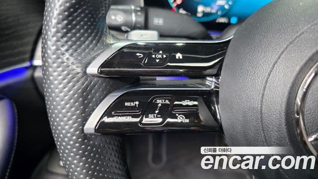 Mercedes-Benz E-Class 2021 — Photo 15/37