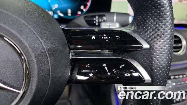 Mercedes-Benz E-Class 2021 — Photo 2/37