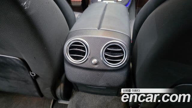 Mercedes-Benz E-Class 2021 — Photo 6/37