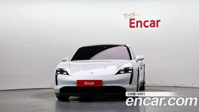 Porsche Taycan 2022 — Photo 18/20