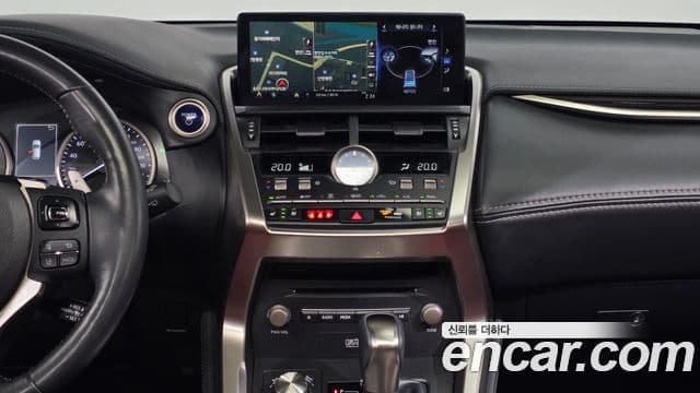 Lexus NX300h 2018 — Фото 12/20