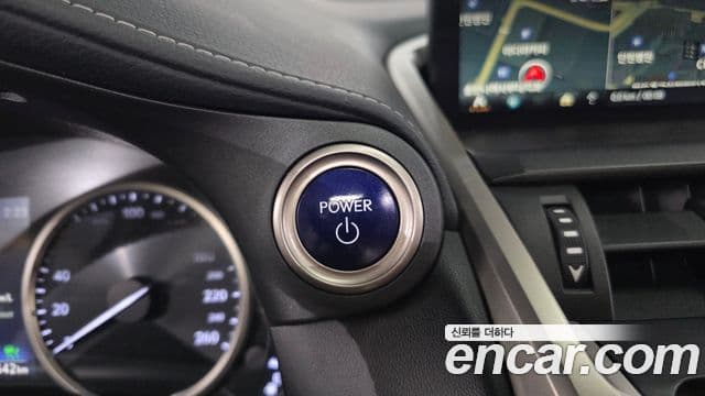 Lexus NX300h 2018 — ფოტო 5/35