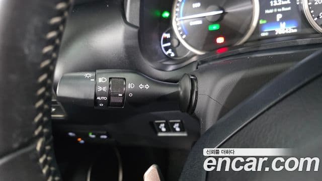 Lexus NX300h 2018 — ფოტო 1/35