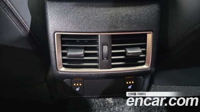 Lexus NX300h 2018 — ფოტო 8/35
