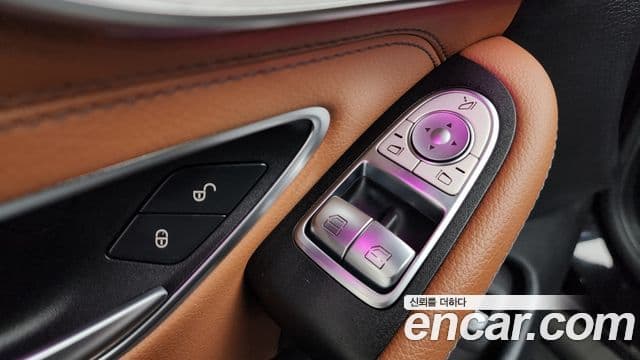 Mercedes-Benz C-Class 2020 — Photo 2/30