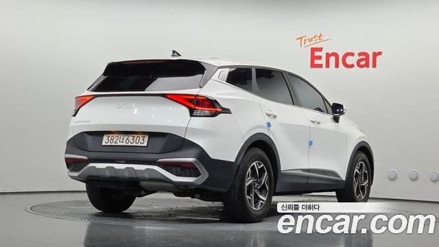 Kia Sportage 2023 — Фото 2/20